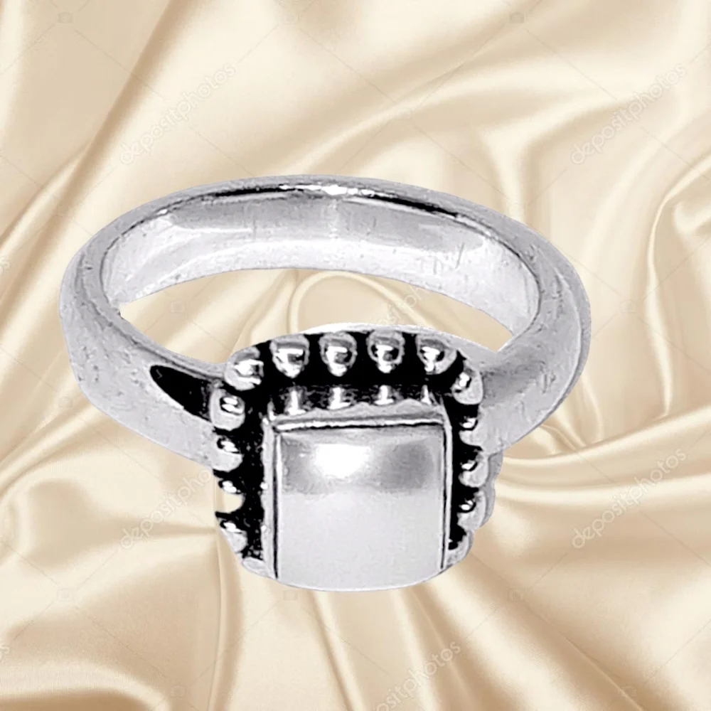Silpada Sterling pSilver and Pearl Button Frame Ring. Size 5.75 NWOT